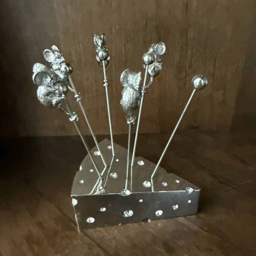 Elegance Silverplated Appetizer Picks Set Mice In Cheese Wedge 7 Pieces-Read